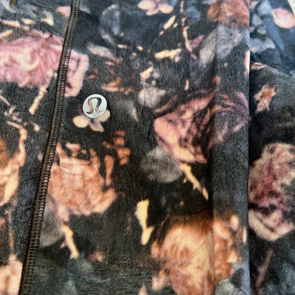 <lululemon> Lululemon Speed Up Tight *28" - Picture 7 of 7